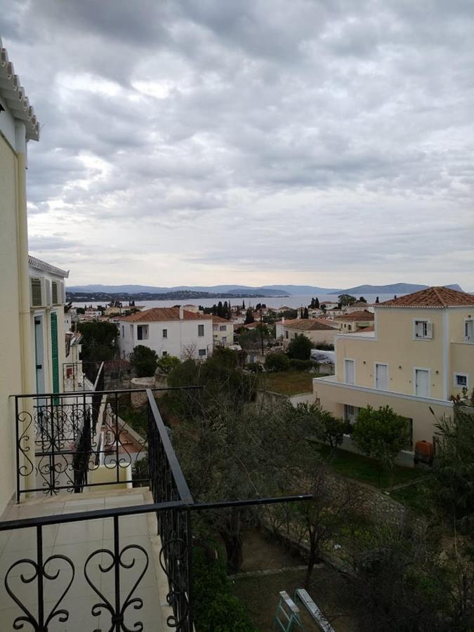 Bay's Spétses